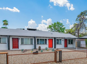 Sleek 3BR Home in Arcadia by WanderJaunt