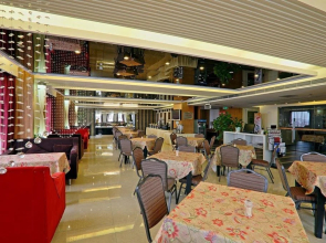 Dandong Life's Business Hotel