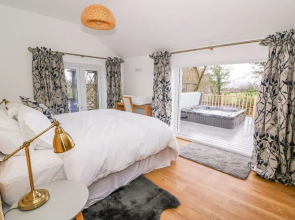 Crooked Hill Cottage