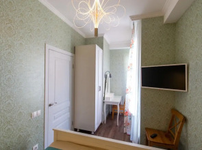 Dom Vverhdom Guest House