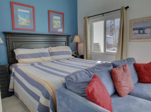 612 El Matador 1 Bedroom Condo by RedAwning