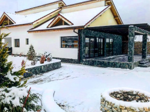 Casa De Sub Piatra