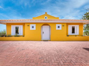 Perfect Villa at Famous Coral Estate - 5 min to the Beach