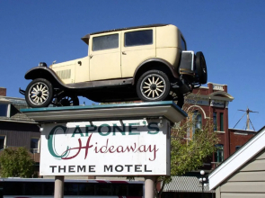 Capone's Hideaway Motel