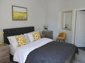 Apartment 27 & 39 Hedgefield House