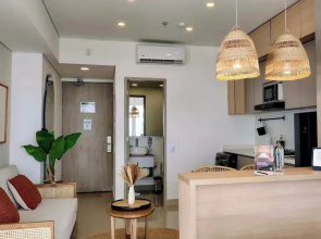 w Elegant 1BR in Crespo