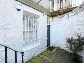 JOIVY Vibrant City Centre 2-bed Apt.