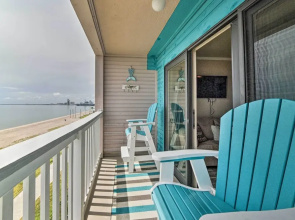 Updated Front Beach Condo w/ Resort Amenities!