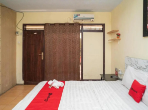RedDoorz near Cyber Mall