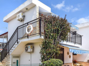 Amazing Apartment in Botricello With 1 Bedrooms and Wifi