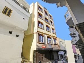 OYO Flagship 70251 Hotel Starwood