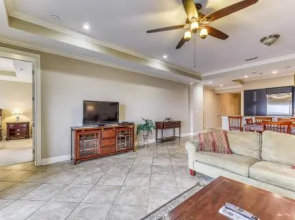 Escapes To The Shores by Resort Stay