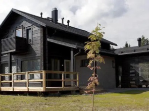 Helmikkäpolku Cottage