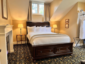 Woodstone Manor Inc