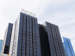 Lavande Hotel Luzhou Jiale Century City