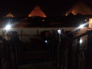 Pyramids Plateau Inn