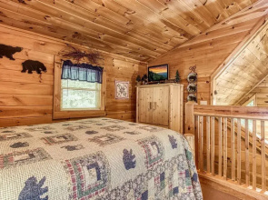 Mystic Mountain - Great Location! Close To All The Action! 2 Bedroom Cabin by RedAwning