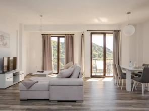 3 Bedrooms Penthouse with roof terrace Rafailovici