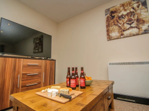 Sargeson Apartment