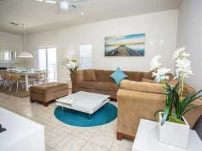 Four Bedroom w/ Screened Pool Close to Disney 4563