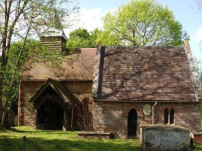 Luxurious hideaway for four in one of the finest Elizabethan gatehouse