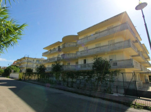 Apartment With 2 Bedrooms in Caulonia Marina, With Wonderful Mountain View, Pool Access, Furnished Balcony - 100 m From the Beach