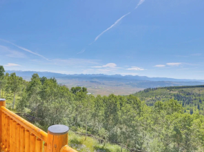 7 Mi to Granby Ranch: Secluded Cabin w/ Mtn Views!