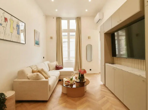 Lavie Maison Marais AC Hot Tub