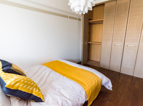 Universal Bay Condominium