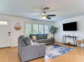 4 Mi to Indian Rocks Beach: Pet-friendly Escape!