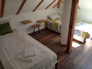 Central Bohemian House/Garden/-5 bedrooms, 3 Baths