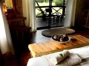 Makhasa Private Game Lodge