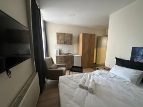 Roj Suite