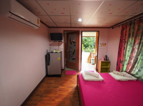 Urawadee Homestay Khiri Wong