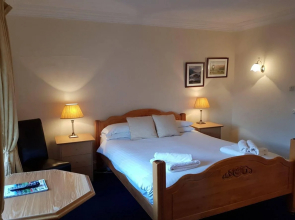 The Cedar Inn