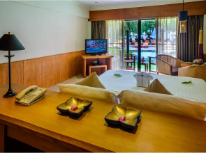 Seaview Patong Hotel