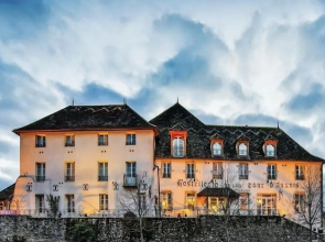 Hostellerie De La Tour D'Auxois