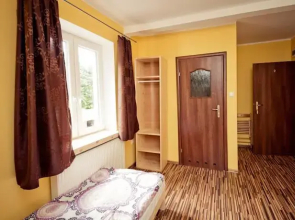 Hostel Szczelinka