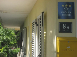 Apartments Cvitini Dvori Garjak