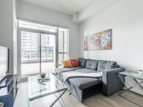 Bright and Spacious 1BR Condo w Large Balcony