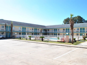 Coconut Grove Motor Inn