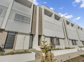 Oceanview Luxury With Dedicated Workspace