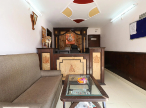 OYO 27612 Maitri Holiday Home