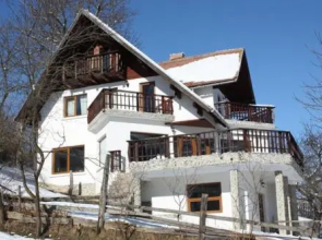Waltraud House