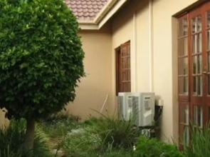 Bella Sombra Guest House