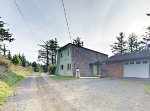 Norwester Upper Unit - 2 Br Duplex