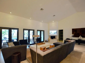 Dolphin Retreat Villa - East Boca Raton