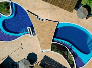 Apartamento em Caldas Novas - Estrutura de Resort localizado a beira do Lago Corumbá V