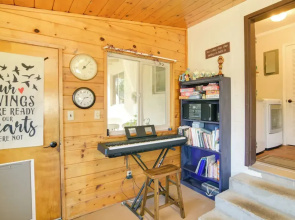 Quiet Challenge-brownsville Home Near Collins Lake