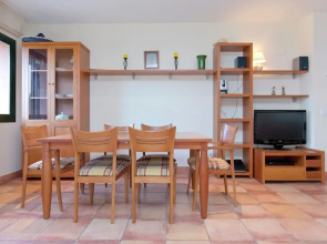 Quaint Villa in Navata With Fenced Garden